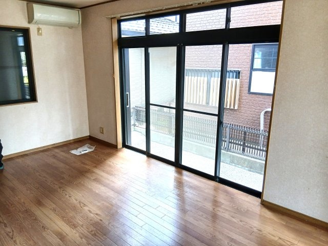 滑川町月の輪3丁目 中古戸建の居間・リビング
