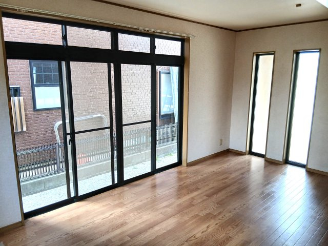 滑川町月の輪3丁目 中古戸建の居間・リビング