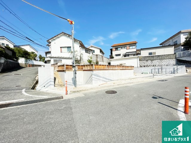 明石市藤江　新築一戸建ての外観|周辺は落ち着いた街並みの住宅地！子育てがしやすい住環境です！まだ未完成ですが、現地でしかわからない事もございます。是非一度ご覧ください。
