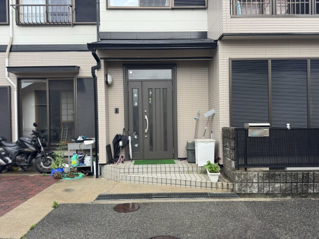 神戸市垂水区星陵台６丁目戸建の玄関