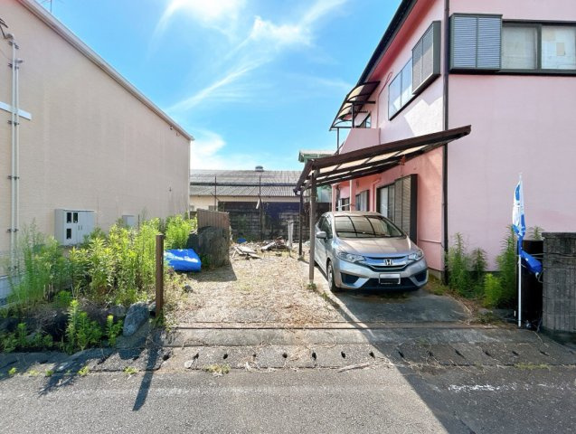 売中古戸建　富士市中里の前面道路含む現地写真