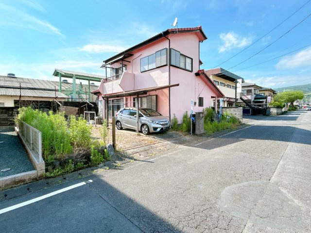売中古戸建　富士市中里の前面道路含む現地写真