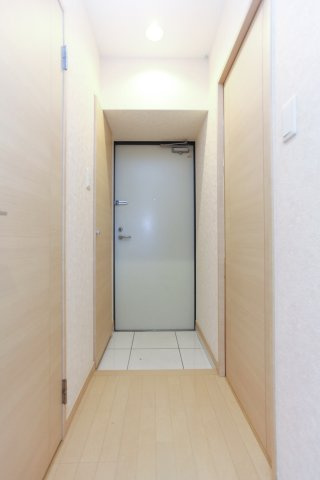 サヴォイクラウドスケープ　8階の玄関|別号室のものです。現状優先になります。