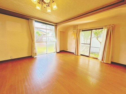 売中古戸建　富士市伝法の居間・リビング