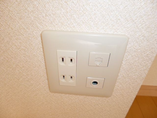 ユーミー老松のその他|電話モジュラー