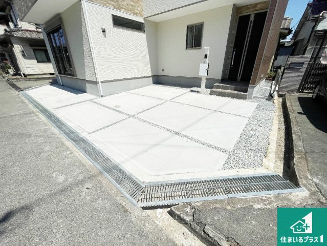 加古郡播磨町古田　第1期　新築一戸建ての駐車場|並列2台駐車可能！ゆとりの駐車スペースで車庫入れもスムーズ！