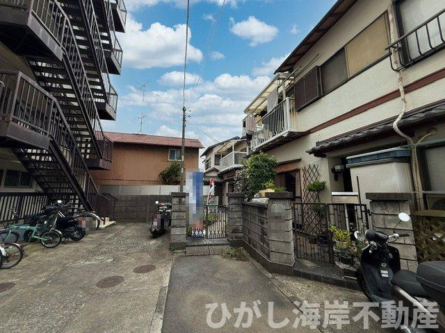 平塚市東八幡2丁目　中古戸建の前面道路含む現地写真|現地外観