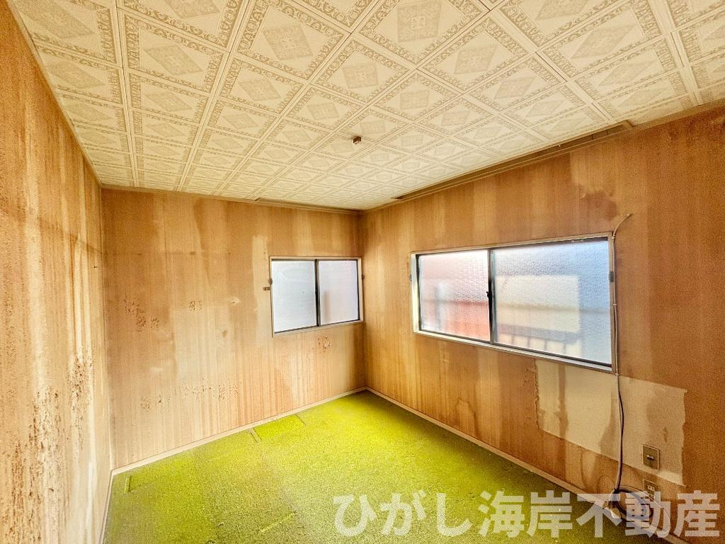 平塚市東八幡2丁目　中古戸建の洋室|新規リフォーム中　8帖　洋室