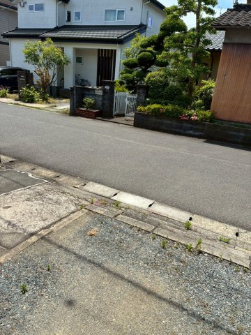 朝倉市堤　売り土地の前面道路含む現地写真