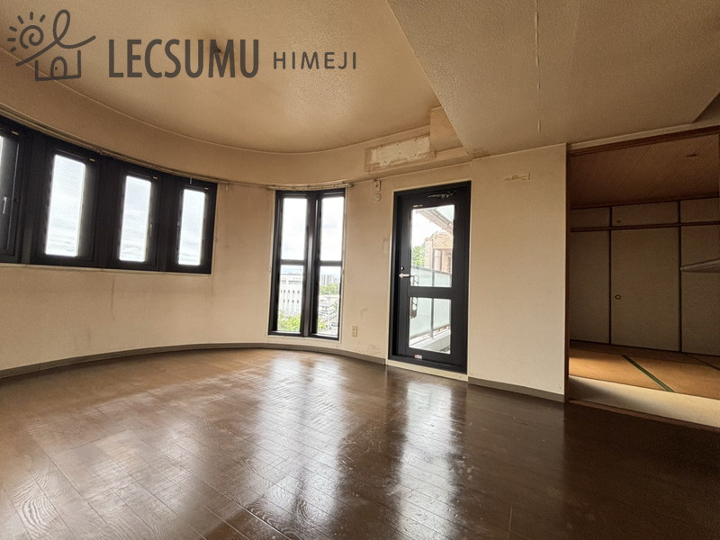 リベール姫路岡町の居間・リビング