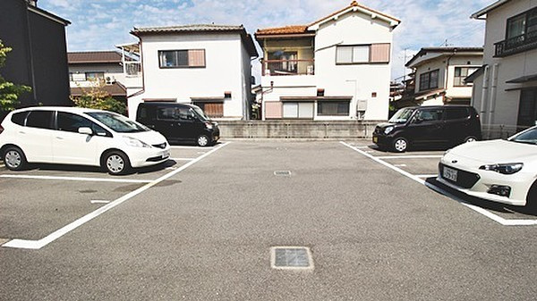 フジパレス千代田の駐車場|駐車場です