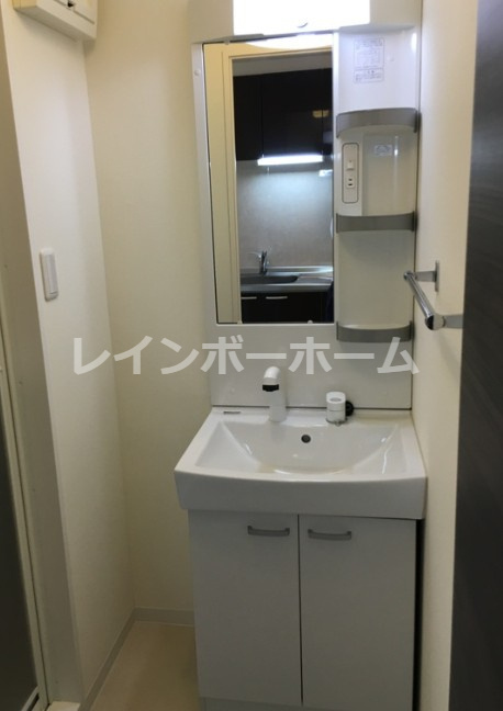アンジェラの独立洗面台