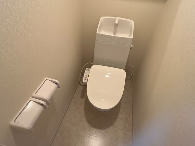 ケイ・ブランのトイレ|落ち着いた色調のトイレです
