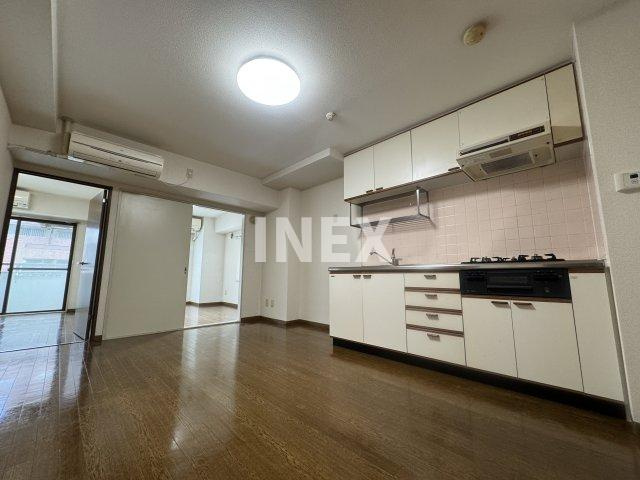 横浜市神奈川区台町の賃貸マンションの居間・リビング
