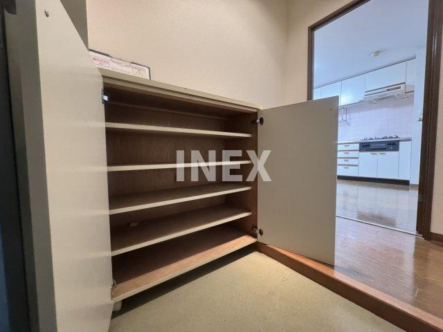 横浜市神奈川区台町の賃貸マンションの収納