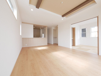 【居間・リビング】 | 中央市成島 オール電化新築戸建 全2棟 1号棟 南東角地 | 18帖のＬＤＫ