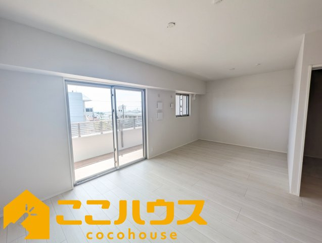 ベアーズコート北谷町上勢頭ヒルズの居間・リビング|LDK17.6帖