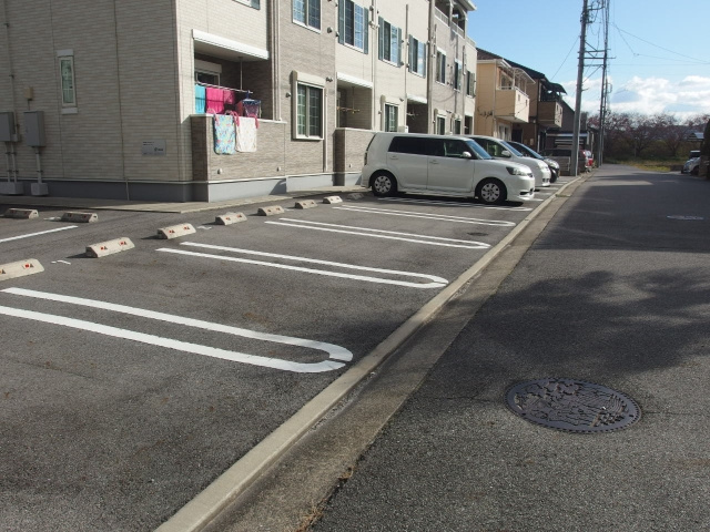 ソンレイルＳの駐車場