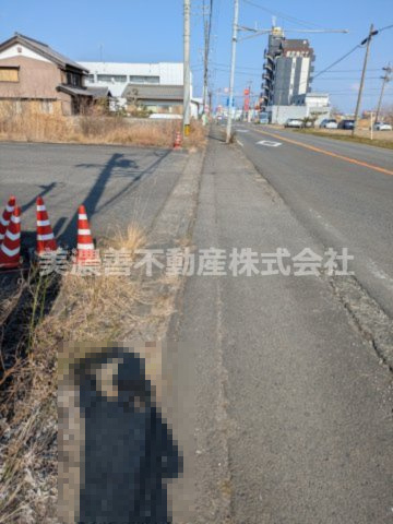６６５８９　岐阜市茶屋新田土地の前面道路含む現地写真