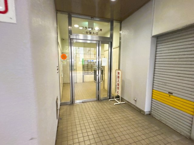 【エントランス】
