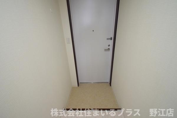 グレースコート蒲生の玄関