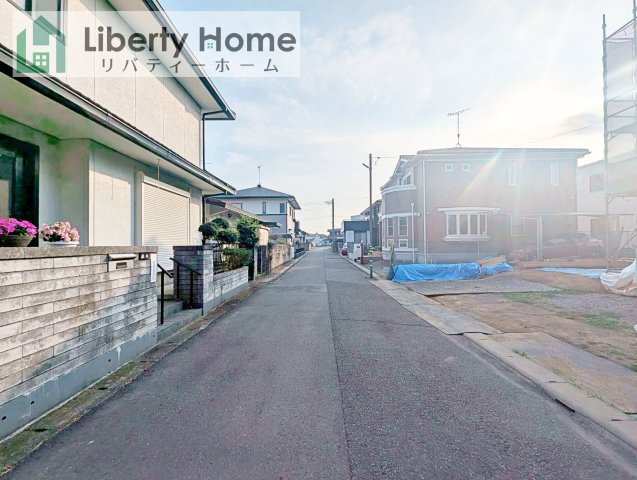 水戸市住吉町1期　新築戸建の前面道路含む現地写真