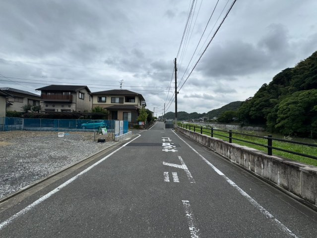 Adoble+ーアドブル＋小倉南区徳吉東4丁目3期　【小倉南区　新築戸建て】の前面道路含む現地写真|現地撮影　2026,6,27　Adoble+ーアドブル＋小倉南区徳吉東4丁目3期　【小倉南区　新築戸建て】