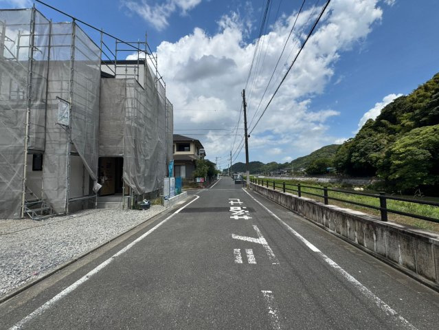 【前面道路含む現地写真】の画像