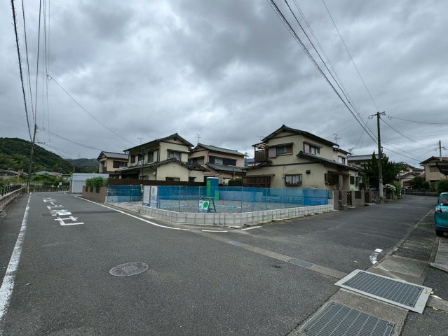 【前面道路含む現地写真】の画像