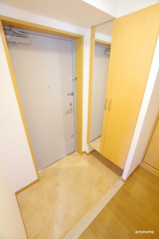 シェクララ　仲介手数料無料の玄関