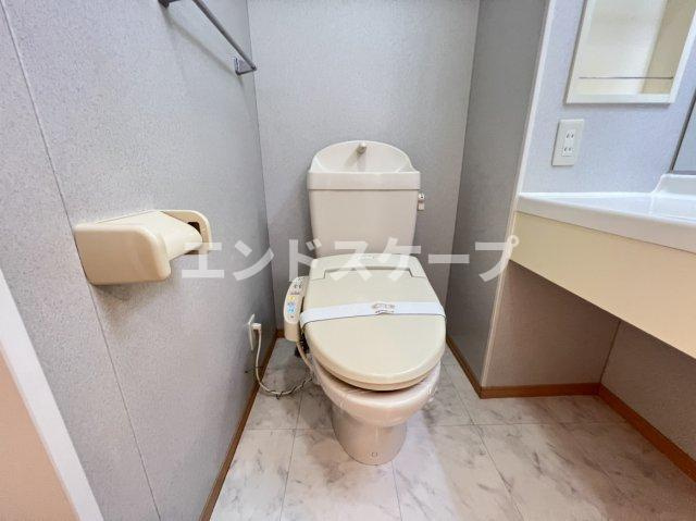 シャトレーのトイレ|高崎、前橋、伊勢崎エリアのお部屋探しはエンドスケープまで！お客様の理想お聞かせ下さい♪
クロスなどの色が異なる場合があります。