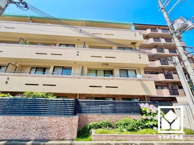パレ・シェール武庫之荘の外観|トイレは温水洗浄便座付きで、季節を問わずいつでも温かい便座をお使いいただけます。