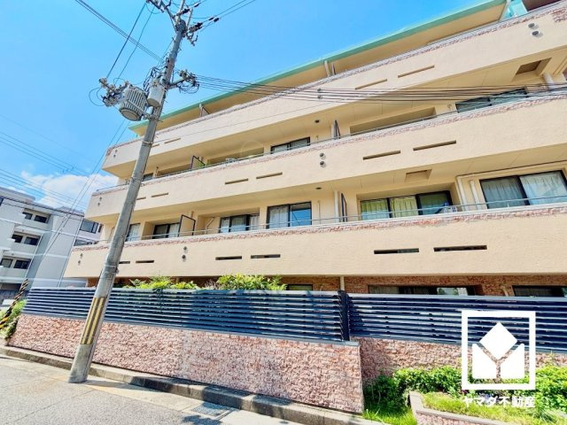 パレ・シェール武庫之荘の外観|全居室バルコニーに面した2面採光のお部屋となっております。風通しが良く、明るい陽光がたっぷり差し込む心地よい生活空間です。