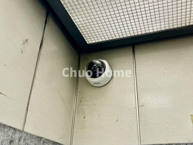 レインボーメセナの防犯設備|【防犯カメラ】何かあった時の大事な証拠になることももちろんなりますが、防犯というくらいですので大事なのは防犯カメラがあることによって抑止力につながることですよね。