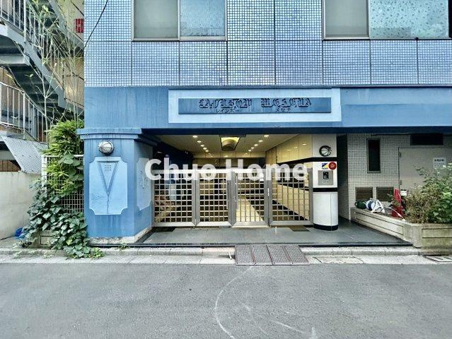 レインボーメセナのエントランス|【エントランス】マンションのエントランスは、その物件の印象を決める、顔とも言える場所です。毎日通る場所ですからきれいなのが一番です。