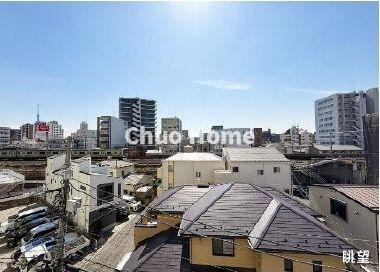 レインボーメセナの展望|手を伸ばせば、ふれることが出来そうな環境が、そのままインテリアになったような印象です。その豊かな眺望にふさわしい空間には、通風・採光にも優れ、心地よい光と風があふれています
