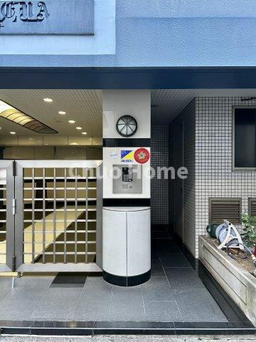 レインボーメセナの防犯設備|【オートロック】オートロックシステムでセキュリティ充実。当たり前ですが、安全で安心して暮らすのって大事ですよね。お探しのご条件でオートロック付きの物件を探す方も多いですがやはりセキュリティは大事です。