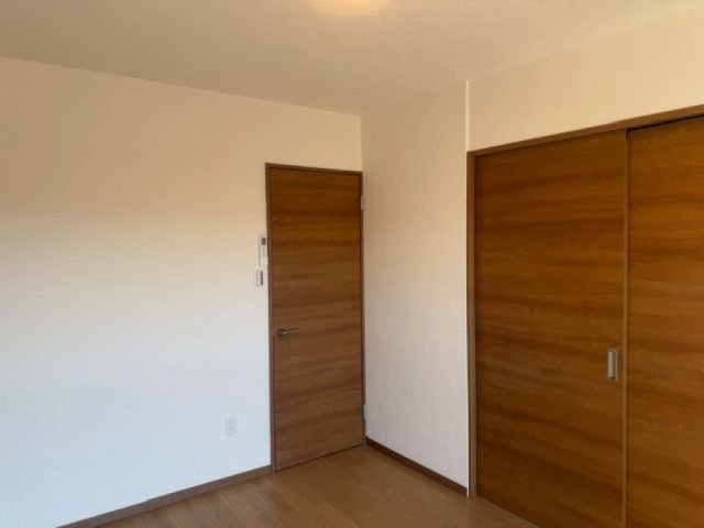 共栄ハイツ青葉の洋室