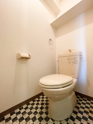 那珂川市恵子１丁目の賃貸マンションのトイレ