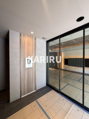 Louis Residence 弁天町のエントランス
