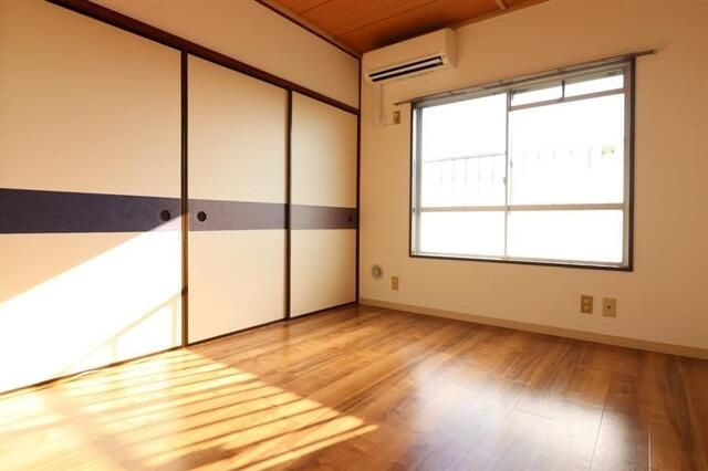 カーム北柏の寝室|広くて明るい寝室