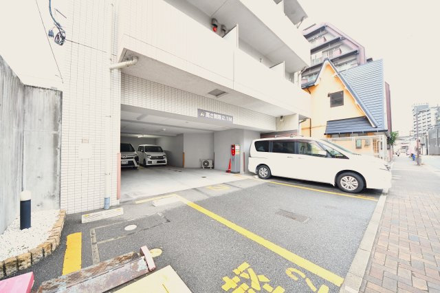 ベルガ南小倉の駐車場