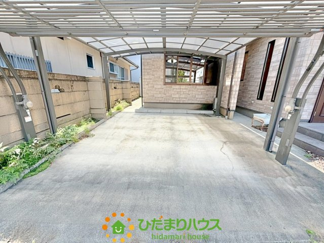 羽生市南６丁目　中古一戸建ての駐車場