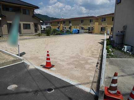安佐北区亀山７丁目の前面道路含む現地写真