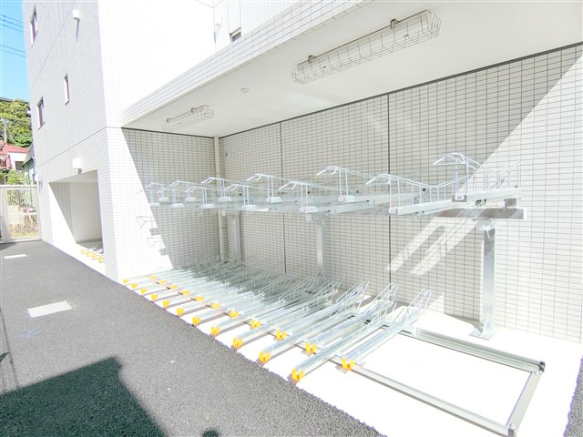 ルフレグランデ多摩川のその他共用部分|ラック式の駐輪場　