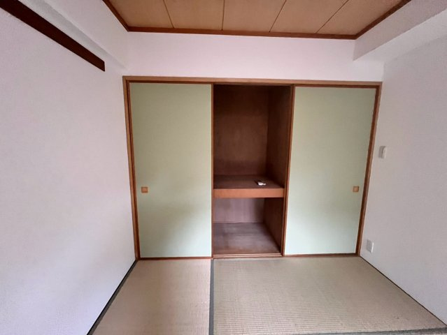 朝日パリオ武蔵藤沢　中古マンション　1階の和室