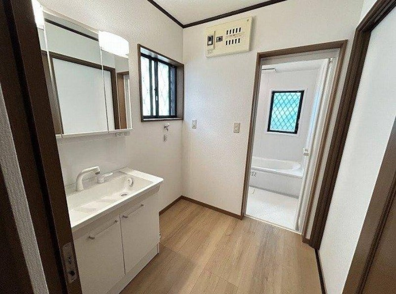 伊勢崎市 連取町（伊勢崎駅） 2階建 ４ＬＤＫの脱衣所