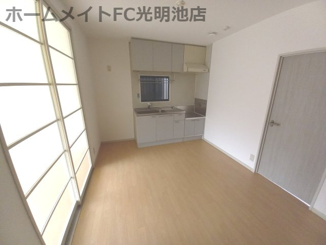 プレドール深井の居間・リビング