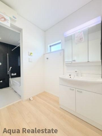 クレイドルガーデン 	藍住町矢上第1の独立洗面台|独立洗面台、朝の身支度には欠かせません　※画像は同仕様の施工事例です