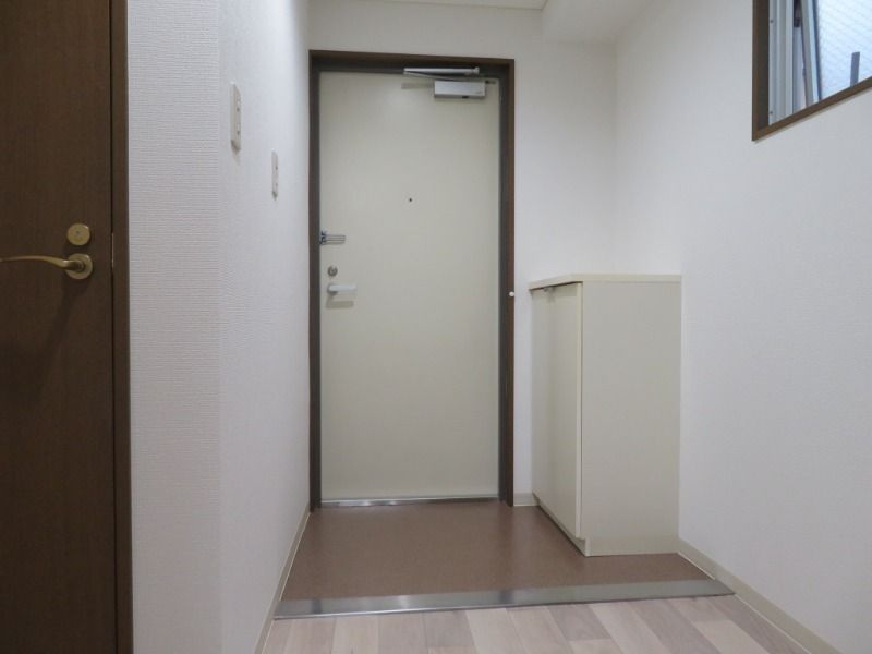 アブレスト浜町の玄関